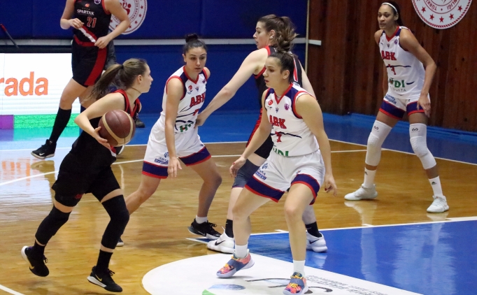 Adana Basketbol, Spartak Moskova'ya farkl kaybetti