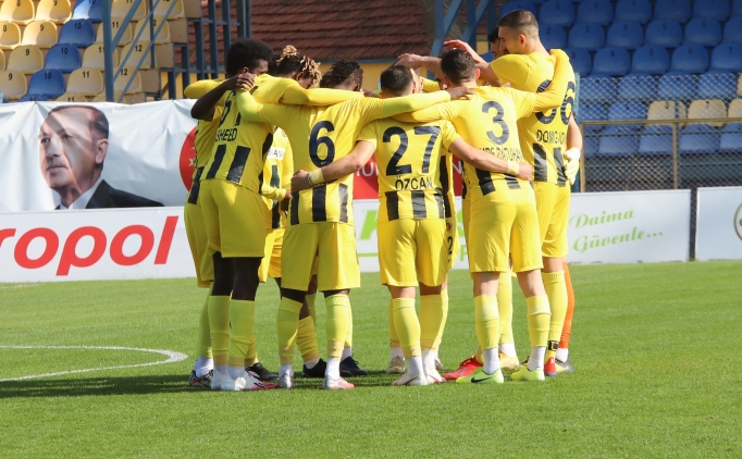 1. Lig'de alt s�ralar�n m�cadelesi: Menemenspor - Bal�kesirspor