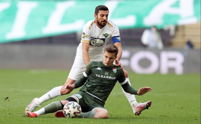 Bursaspor, 2-0'dan geri d�nd�, Akhisar'� y�kt�!