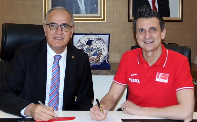 Milli Takım'da Giovanni Guidetti ile 4 yıl daha devam