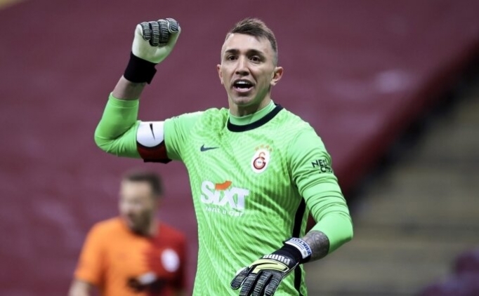 Galatasaray'da kritik Muslera karar