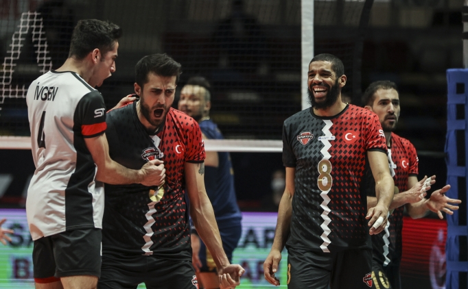 Spor Toto, Fenerbah�e'yi yendi ve finale ��kt�!