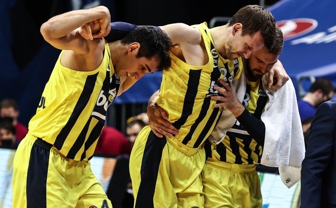 Fenerbahe Beko'dan Vesely ve De Colo aklamas!