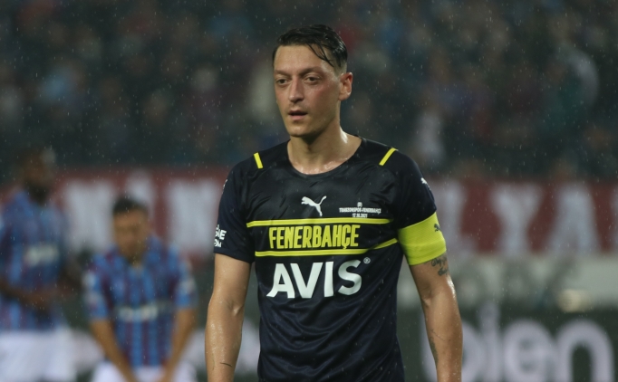 Fenerbahçe'de Mesut Özil kulübede!