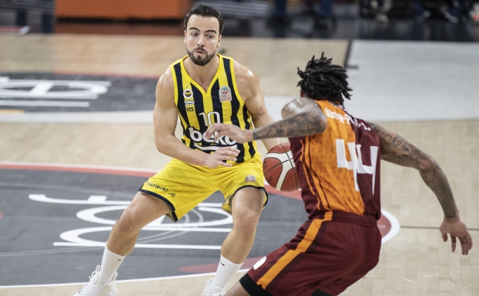 Fenerbah�e Beko derbide Galatasaray Nef'i y�kt�