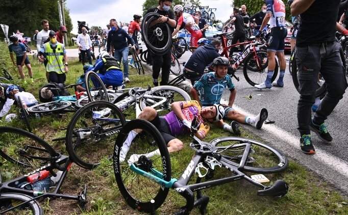 Fransa Bisiklet Turu'nu kartran seyirci yakaland