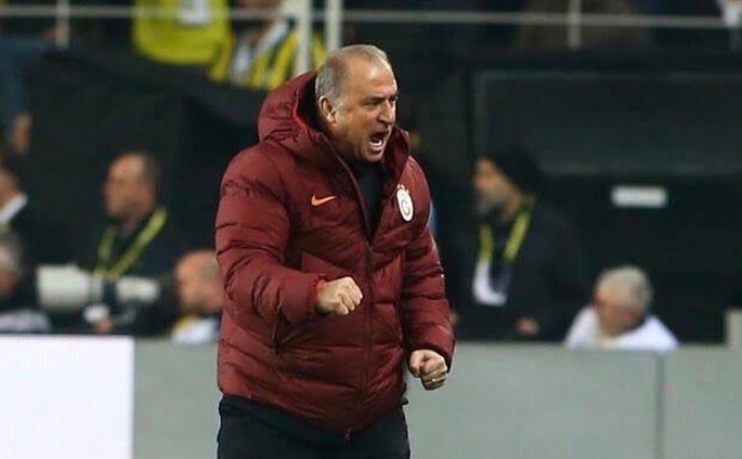 Fatih Terim: 'Seyirci yok dendi ama seyirci var, kfr ediyor'