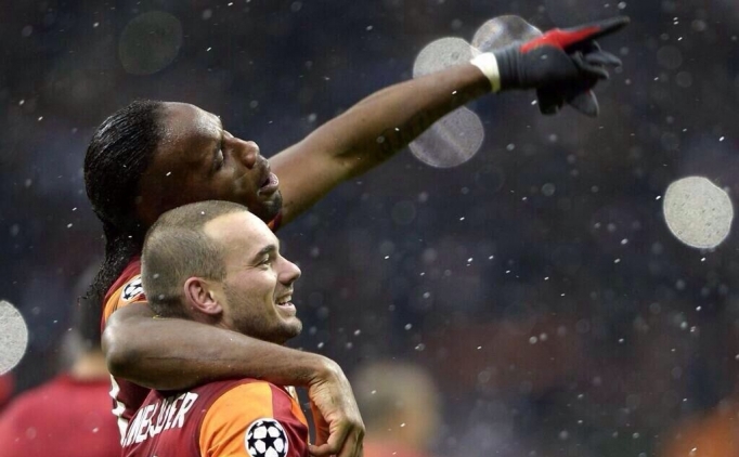 Galatasaray taraftar�, Drogba ve Sneijder'i istiyor!