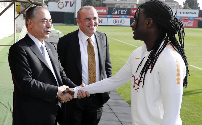 Gomis'ten Mustafa Cengiz paylam: 'Kalbim aryor'