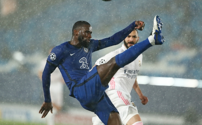Antonio Rüdiger, Chelsea'den yıllık 15 milyon sterlin istedi!
