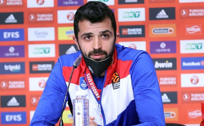 Simon galibiyetin �ifresini a��klad�: Top dola��m�