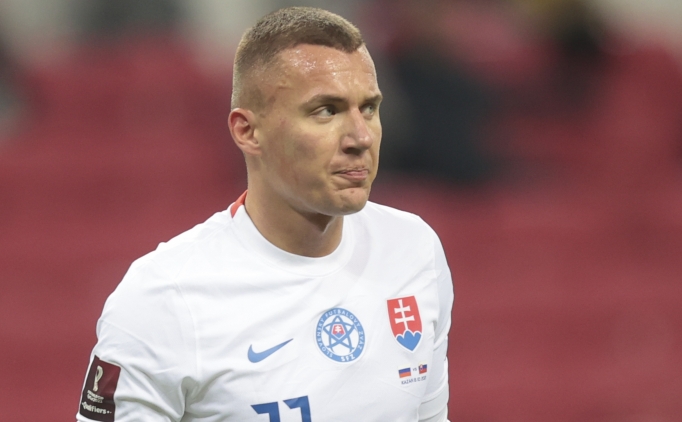 Be�ikta�, Ladislav Almasi'yi g�ndemine ald�