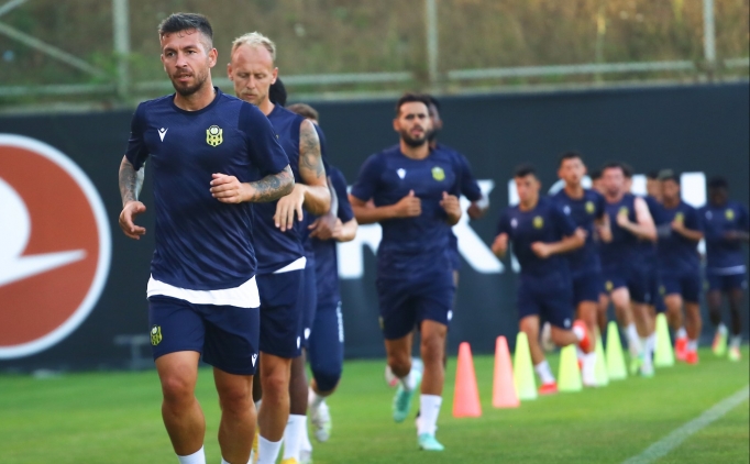 Yeni Malatyaspor'da 21 futbolcunun lisans kt