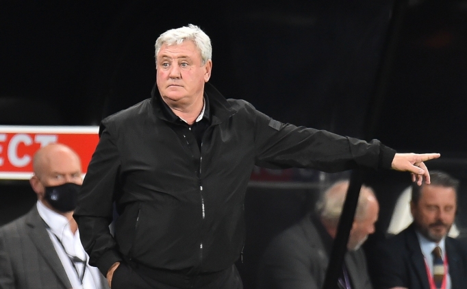 Newcastle United'dan Steve Bruce'e rekor tazminat