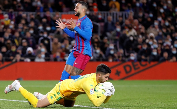 Barcelona'ya Depay'dan k�t� haber!