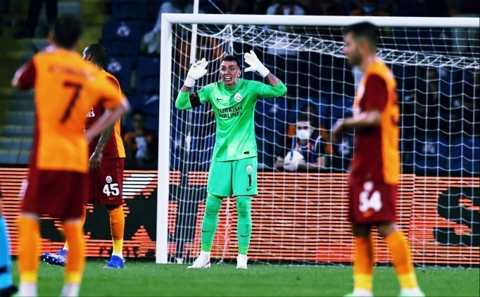 Galatasarayl�lar�n PSV'den 'sosyal' intikam�!