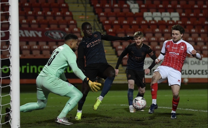 City, 4. lig tak�m�n�n umutlar�n� 3 dakikada y�kt�