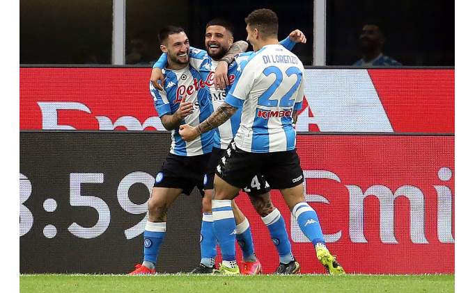 Napoli, Milan'ı tek golle devirdi!