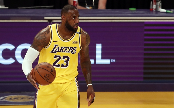 Lakers elendi! LeBron'un kariyerinde ilk!