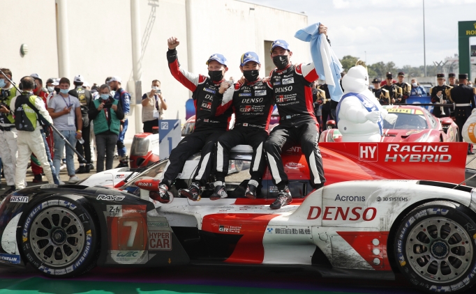 Toyota Gazoo Racing'ten tarihi ba�ar�