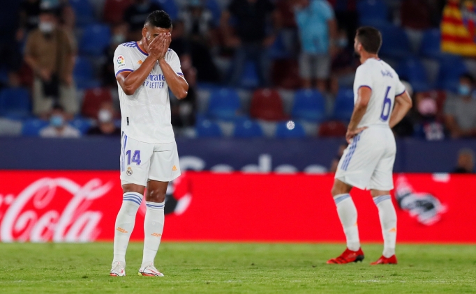 Bu ma�ta her �ey var; 6 gol, kaleciye k�rm�z�!