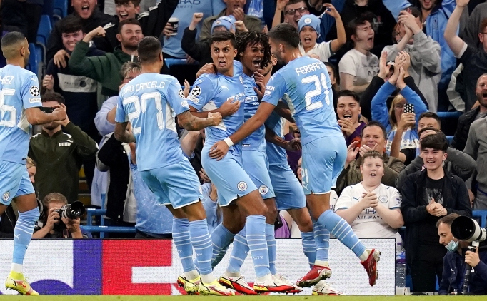 Çılgın gol düellosunda kazanan Manchester City
