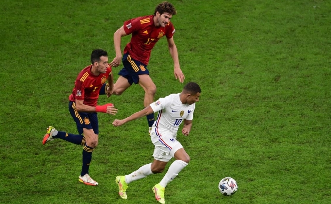 Kylian Mbappe'nin pozisyonu ofsayt m�, de�il mi?