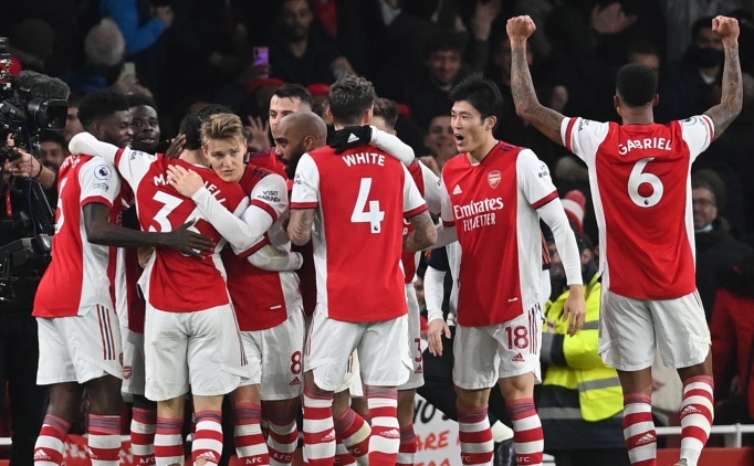 Arsenal, Elland Road'da yine kazand�!