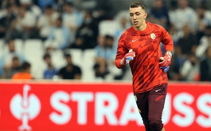 galatasaray muslera ya kavusuyor