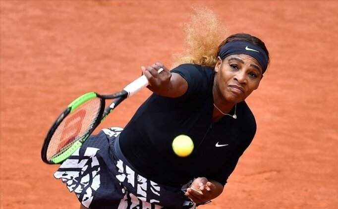 Federer turlad�, Serena elendi