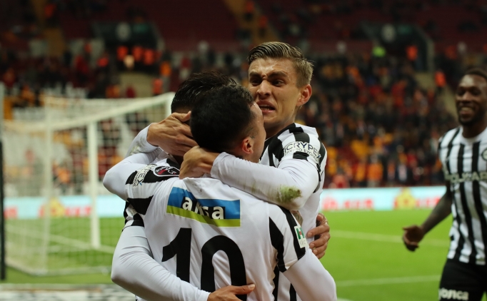 Alsancak Mustafa Denizli Stad�'ndaki ilk rakip Hatayspor