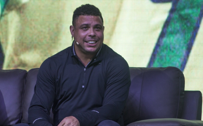 Brezilyal� Ronaldo, Cruzeiro'yu sat�n ald�