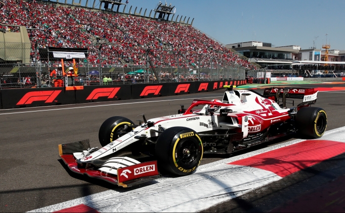 �inli pilot Zhou, 2022'de Alfa Romeo F1 Tak�m�'nda yar��acak