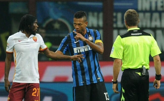 Fredy Guarin, babasna saldrd! Gzaltna alnd