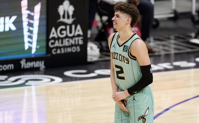 Lamelo Ball Yuksek Ihtimalle Sezonu Kapatti Charlotte Hornets