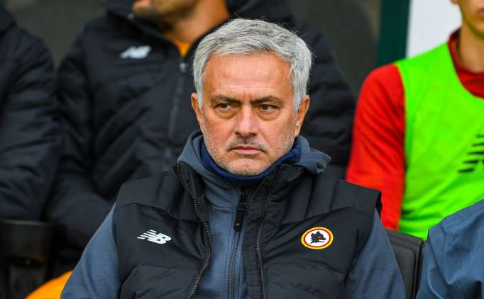 Mourinho: 'Bu sezon sancılı geçebilir'