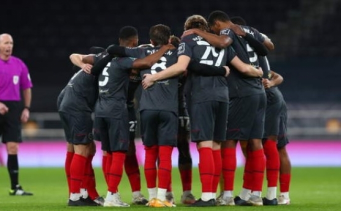 Premier Lig'e y�kselen son tak�m Brentford!