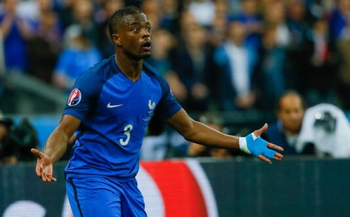 Evra: 'Bir ansm olsa Fransa'y semezdim'