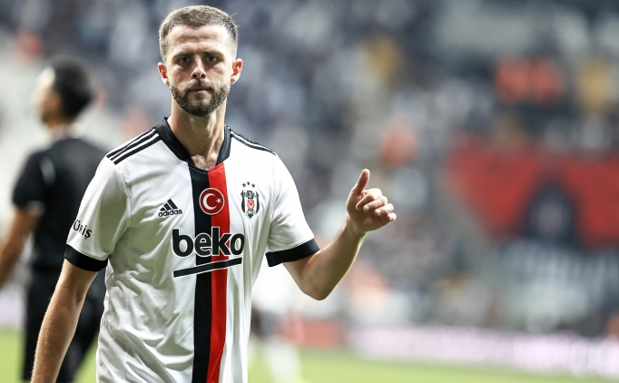 Beşiktaş'ta Pjanic ve Batshuayi son maça yedek çıktı