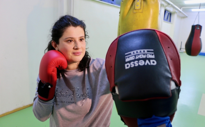 Kadn retmenler boksla stres atyor