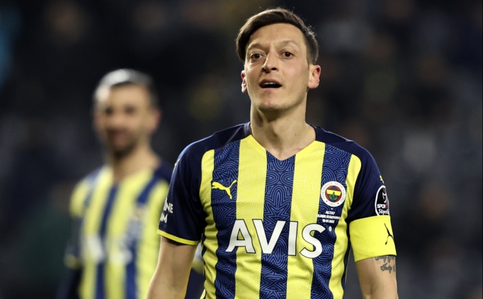 Fenerbahe'de Mesut zil'e ikinci uyar