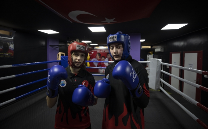 Menderes Belediyespor'un gen� boks�rleri, ablalar�n�n izinden gidiyor