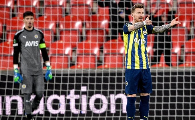 Fenerbah�e'de imza s�ras� tecr�belilerde