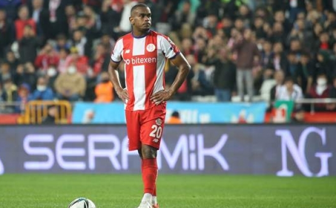 Antalyaspor'a ok! Fernando ayrlyor...