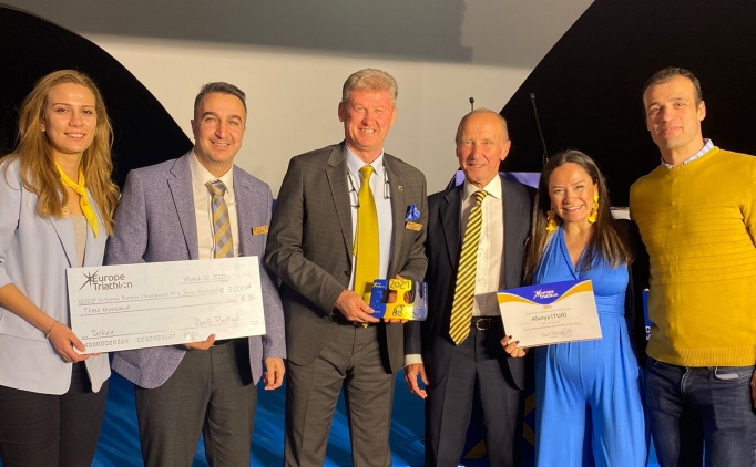 Triatlonda, T�rkiye'ye �� �d�l