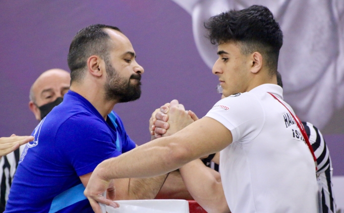 Babas adna dzenlenen ampiyonada krsnn zirvesine kt