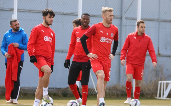 Sivasspor'da hazrlklar srd