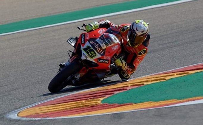 Toprak Razgatl�o�lu, arac�n�n gazab�na u�rad�