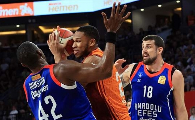 Anadolu Efes, finale y�kseldi