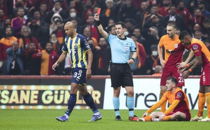 Derbinin olmazsa olmaz� k�rm�z� kartlar